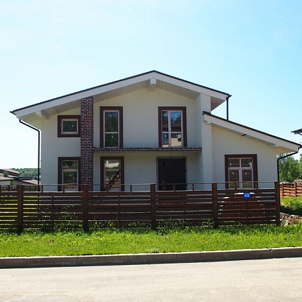 Продается дом 235 кв. м. в охраняемом коттеджном поселке в 3 км. от г. Яхрома. Дмитровское ш. 42 км. от МКАД.