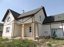 Продается дом 270 метров квадратных, в поселке Луговая.
