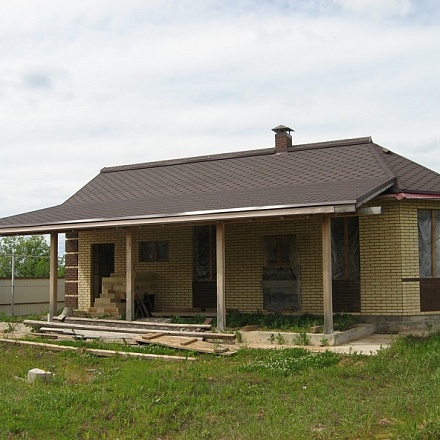 Дом 490 кв. м. в деревне Рыбаки на берегу озера Круглое