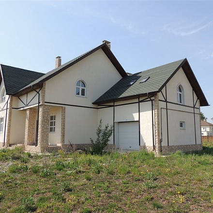 Продается дом 270 метров квадратных, в поселке Луговая.