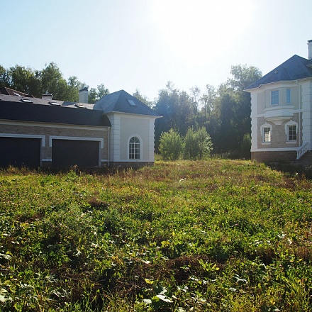 Продается особняк 1413 кв. м. на уч. 60 соток. в поселке премиум класса, Новорижское шоссе.24 км.
